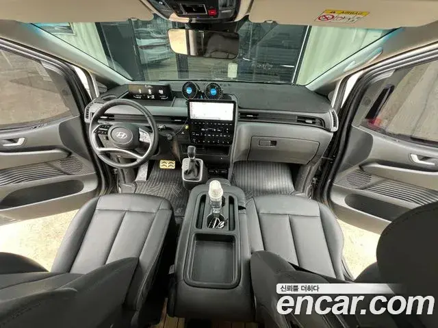 Hyundai Staria 2023 — Şəkil 17/20