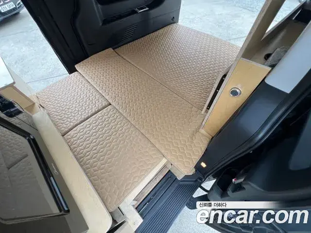 Hyundai Staria 2023 — Şəkil 8/20