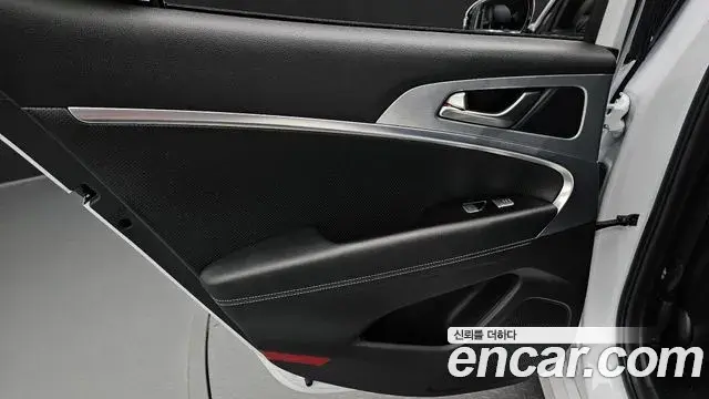 Genesis G70 2018 — ფოტო 31/32