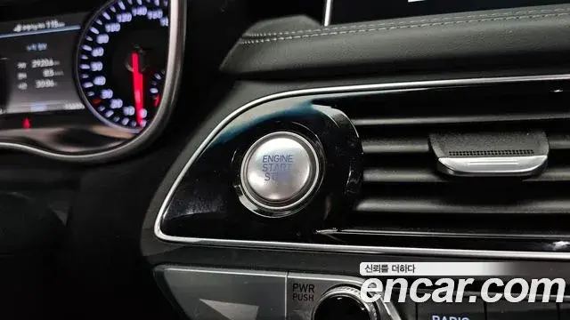 Genesis G70 2018 — ფოტო 28/32