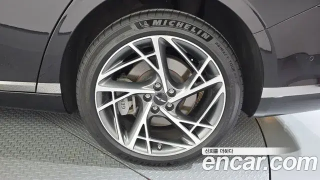 Genesis G90 2022 — ფოტო 21/38
