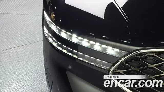 Genesis G90 2022 — ფოტო 2/38