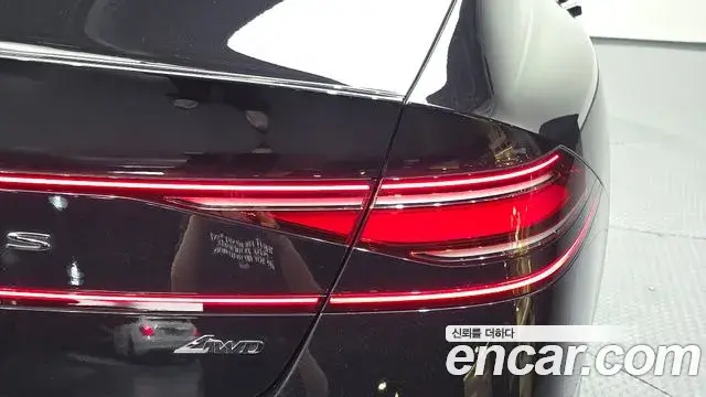 Genesis G90 2022 — ფოტო 36/38