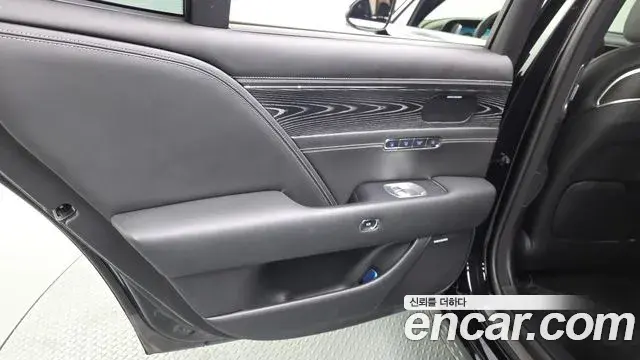 Genesis G90 2022 — ფოტო 10/38
