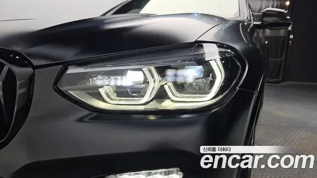 BMW X4 2021 — Şəkil 19/36