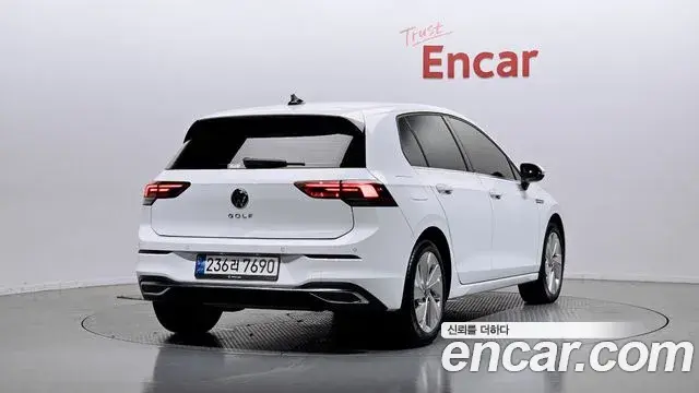 Volkswagen Golf 2022 — ფოტო 30/30