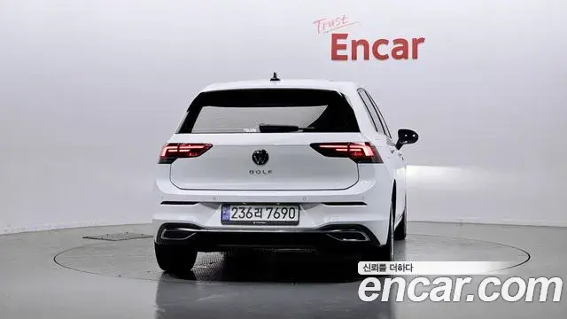 Volkswagen Golf 2022 — ფოტო 16/30