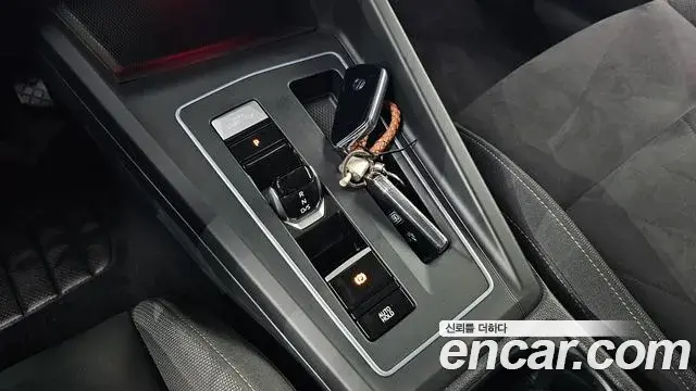 Volkswagen Golf 2022 — ფოტო 10/30