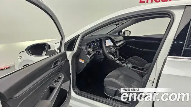 Volkswagen Golf 2022 — ფოტო 20/30