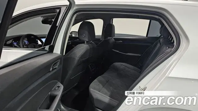 Volkswagen Golf 2022 — ფოტო 6/30