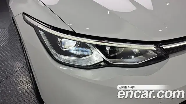 Volkswagen Golf 2022 — ფოტო 26/30