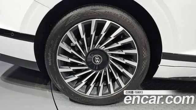 Hyundai Grandeur Hybrid 2025 — Şəkil 34/36