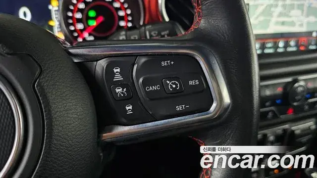 Jeep Wrangler 2019 — Фото 16/20