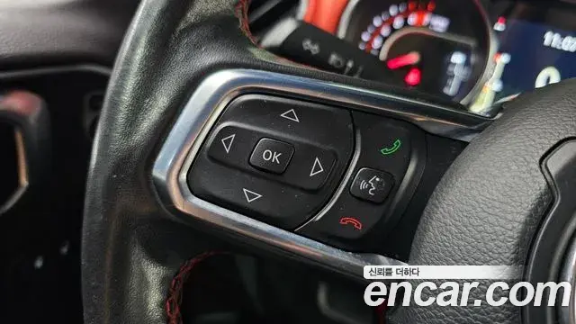 Jeep Wrangler 2019 — Şəkil 14/31