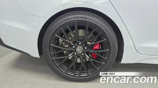 Genesis G70 2018 — Photo 18/35