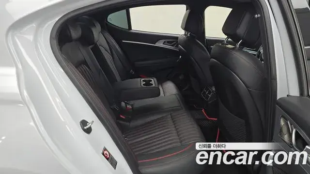 Genesis G70 2018 — Photo 6/35