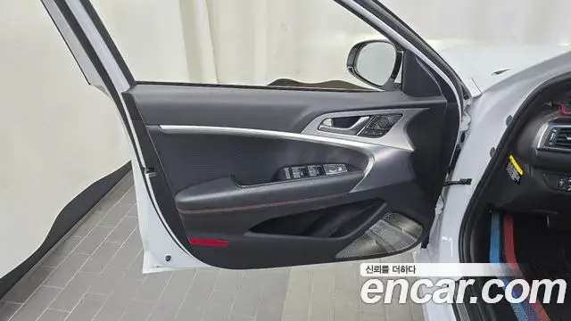 Genesis G70 2018 — Photo 24/35