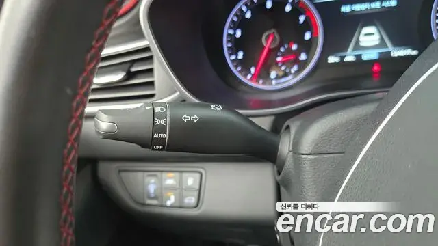 Genesis G70 2018 — Photo 15/35