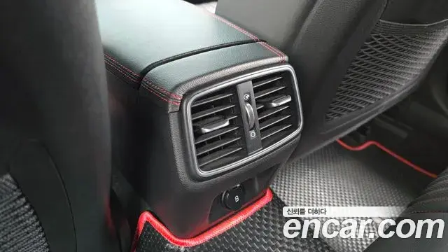 Genesis G70 2018 — Photo 22/35