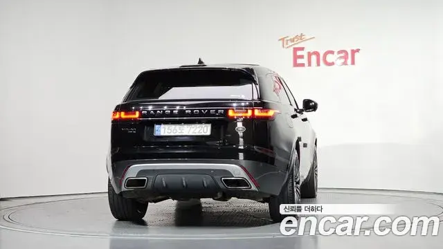 Land Rover Range Rover Velar 2018 — Photo 9/36