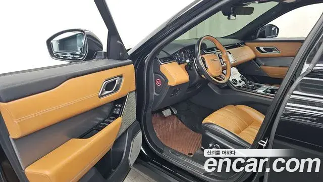 Land Rover Range Rover Velar 2018 — Photo 13/36