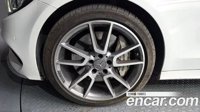 Mercedes-Benz C-Class 2018 — ფოტო 4/20