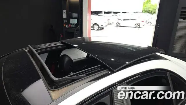 Mercedes-Benz C-Class 2018 — ფოტო 19/20
