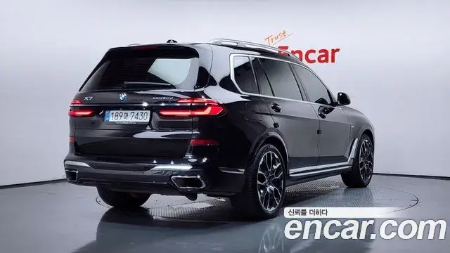 BMW X7 2025 — Photo 32/36