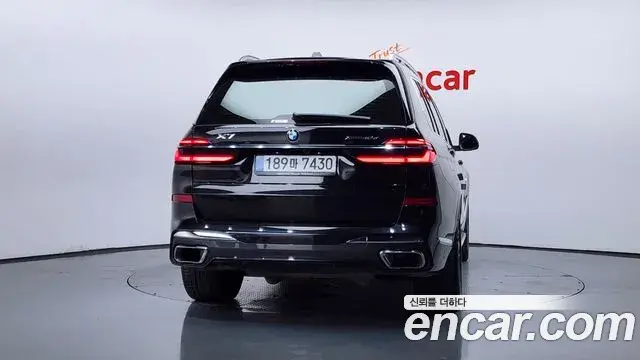 BMW X7 2025 — Photo 8/36