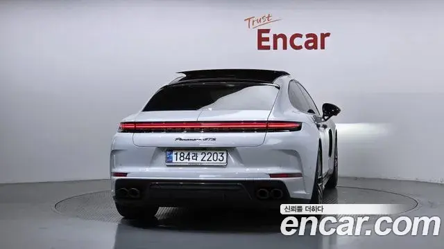 Porsche Panamera 2025 — Фото 3/20