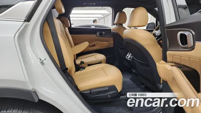 Kia Sorento 2022 — Фото 11/20