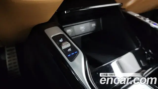 Kia Sorento 2022 — ფოტო 21/35