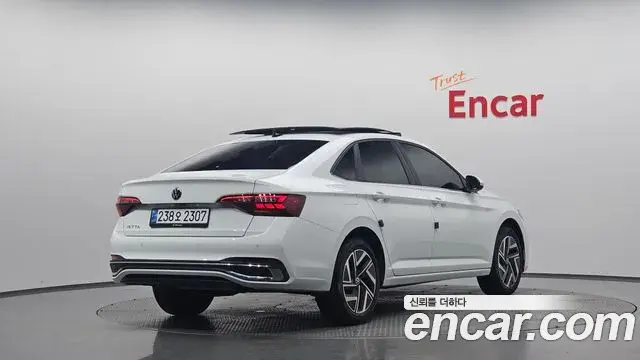 Volkswagen Jetta 2024 — Photo 15/32