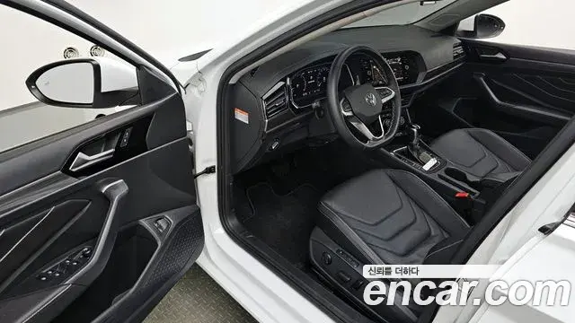 Volkswagen Jetta 2024 — Photo 8/32