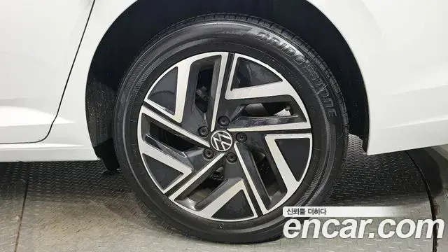 Volkswagen Jetta 2024 — Photo 32/32