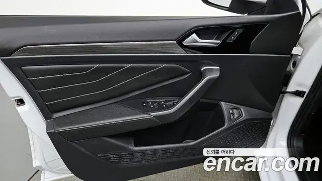 Volkswagen Jetta 2024 — Photo 17/32