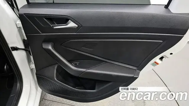 Volkswagen Jetta 2024 — Photo 25/32