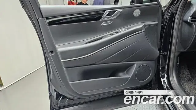 Genesis GV80 2020 — Şəkil 28/33
