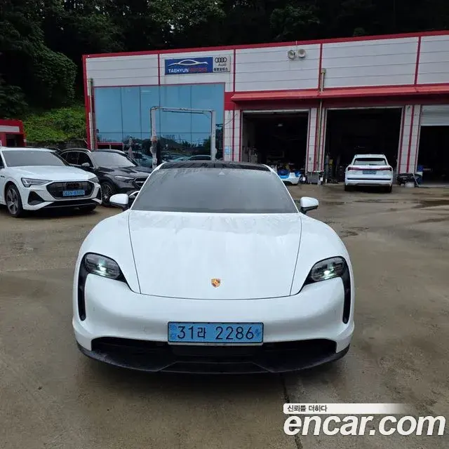 Porsche Taycan 2022 — Şəkil 12/20