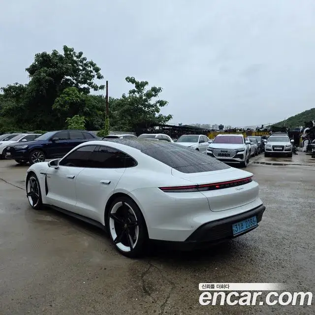 Porsche Taycan 2022 — Şəkil 2/20