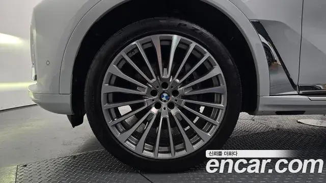 BMW X7 2022 — Photo 13/20