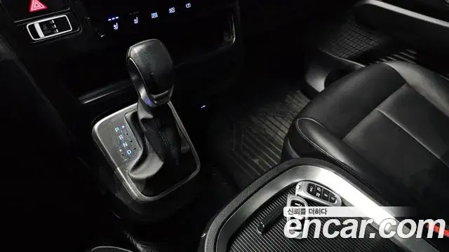 Hyundai Staria 2022 — Фото 9/20