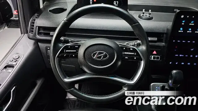 Hyundai Staria 2022 — Фото 13/20