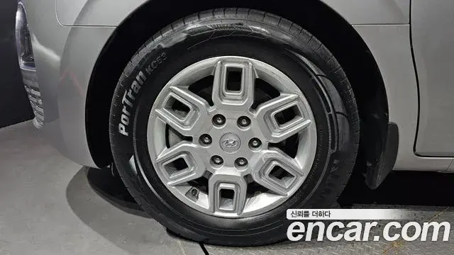 Hyundai Staria 2022 — Şəkil 23/32