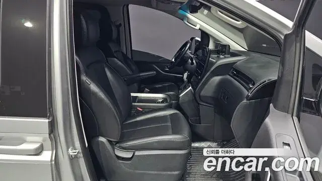 Hyundai Staria 2022 — Şəkil 31/32