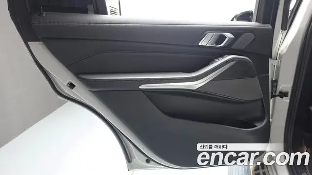 BMW X7 2020 — Şəkil 21/34