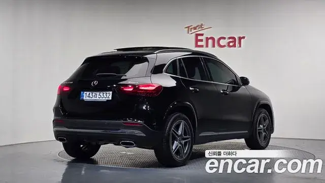 Mercedes-Benz GLA-Class 2024 — Фото 1/20