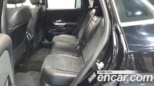 Mercedes-Benz GLA-Class 2024 — Фото 11/20