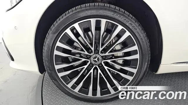 Mercedes-Benz S-Class 2021 — Photo 18/20