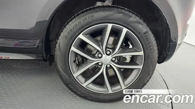 Land Rover Range Rover Evoque 2025 — ფოტო 18/31